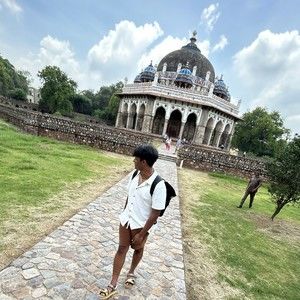 Meet your Posher, Maanas